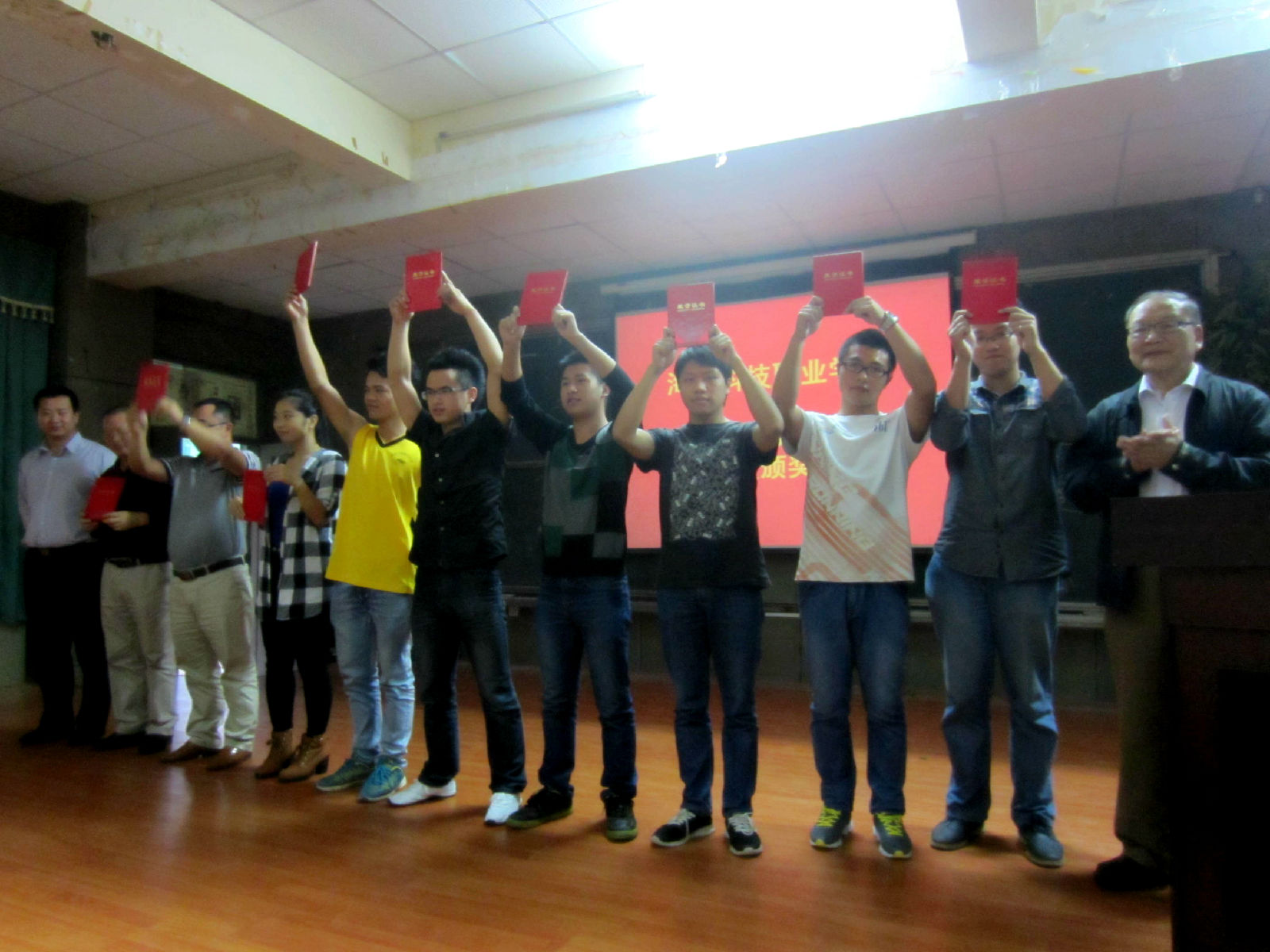 clip_image005.jpg clip_image005.jpg